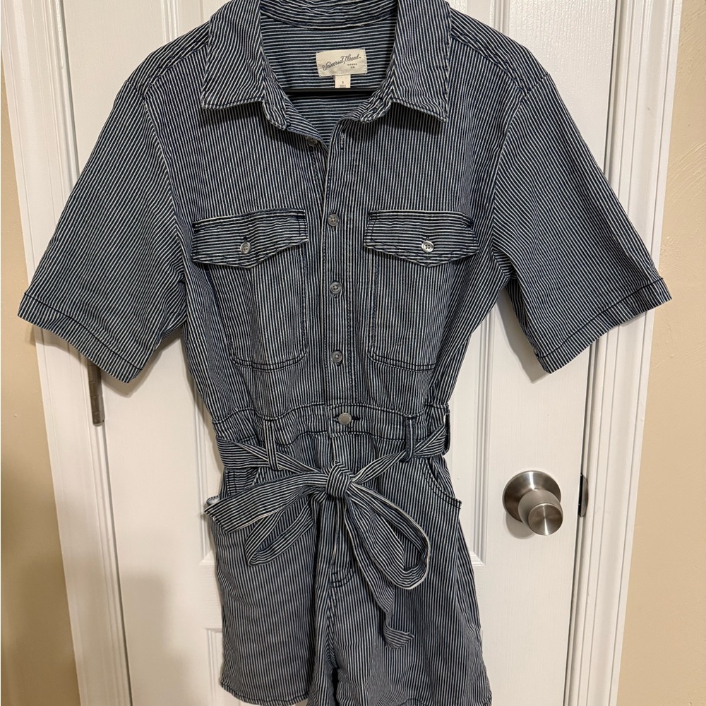Universal thread Striped Short Sleeve Romper